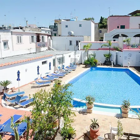 Flora Wellness & Beauty 3*