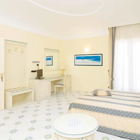 Flora Wellness & Beauty 3*